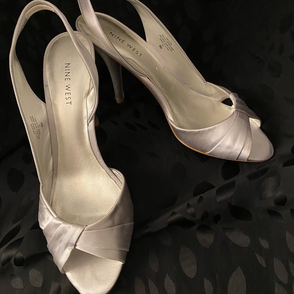 Silver evening shoe - Picture 8 of 11